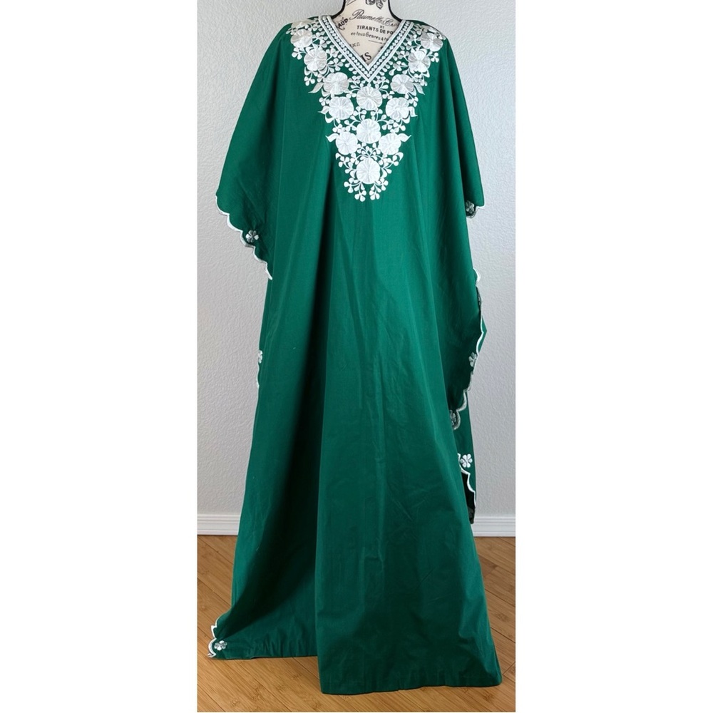 Veloso's Gift Shop NWT Vintage Green Kaftan w/ White Embroidery Coverup Dress OS - Picture 8 of 14